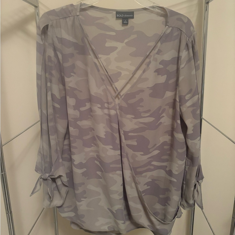 BOLD elements Women's Camouflage Wrap Blouse with open slit sleeves
